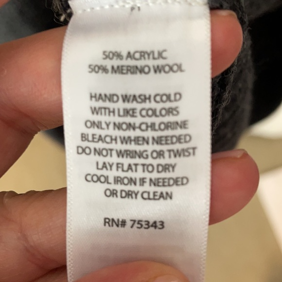 Ellen Tracy Cardigan sweater - Picture 4 of 4